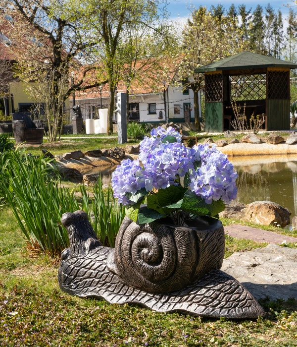 Roto Kunststoff-Pflanztopf Schnecke, Bronze, Ca. B80/H31/T27,5 Cm 4 Roto Kunststoff-Pflanztopf Schnecke, Bronze, Ca. B80/H31/T27,5 Cm – Bild 2